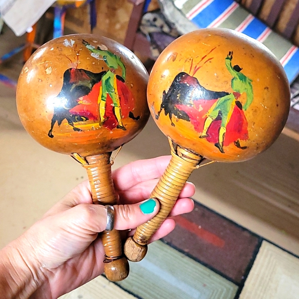 Spanish Maracas🪘